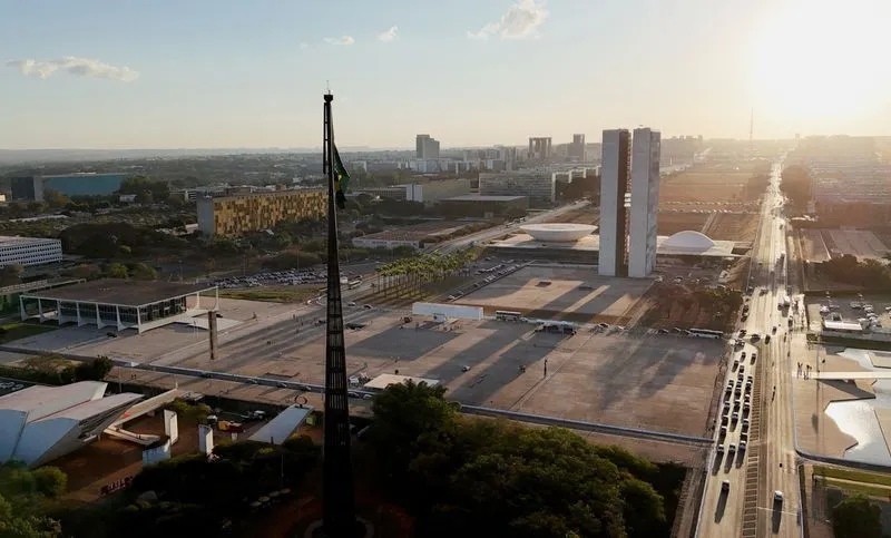 Vitória apertada e contestação judicial podem travar governo a partir de 2027, diz analista